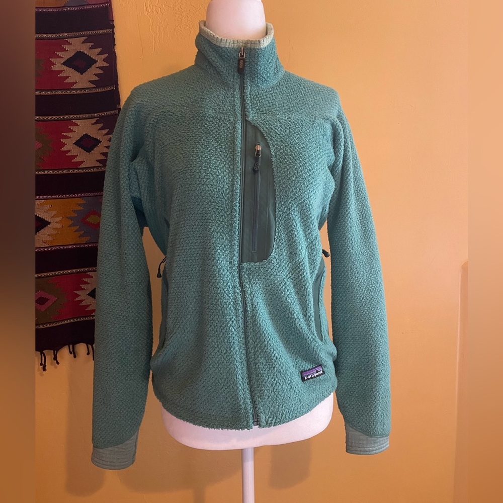 Patagonia zip up sweater size S